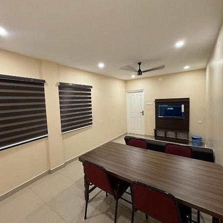 Heres Haut Residency Kochi ภายนอก รูปภาพ