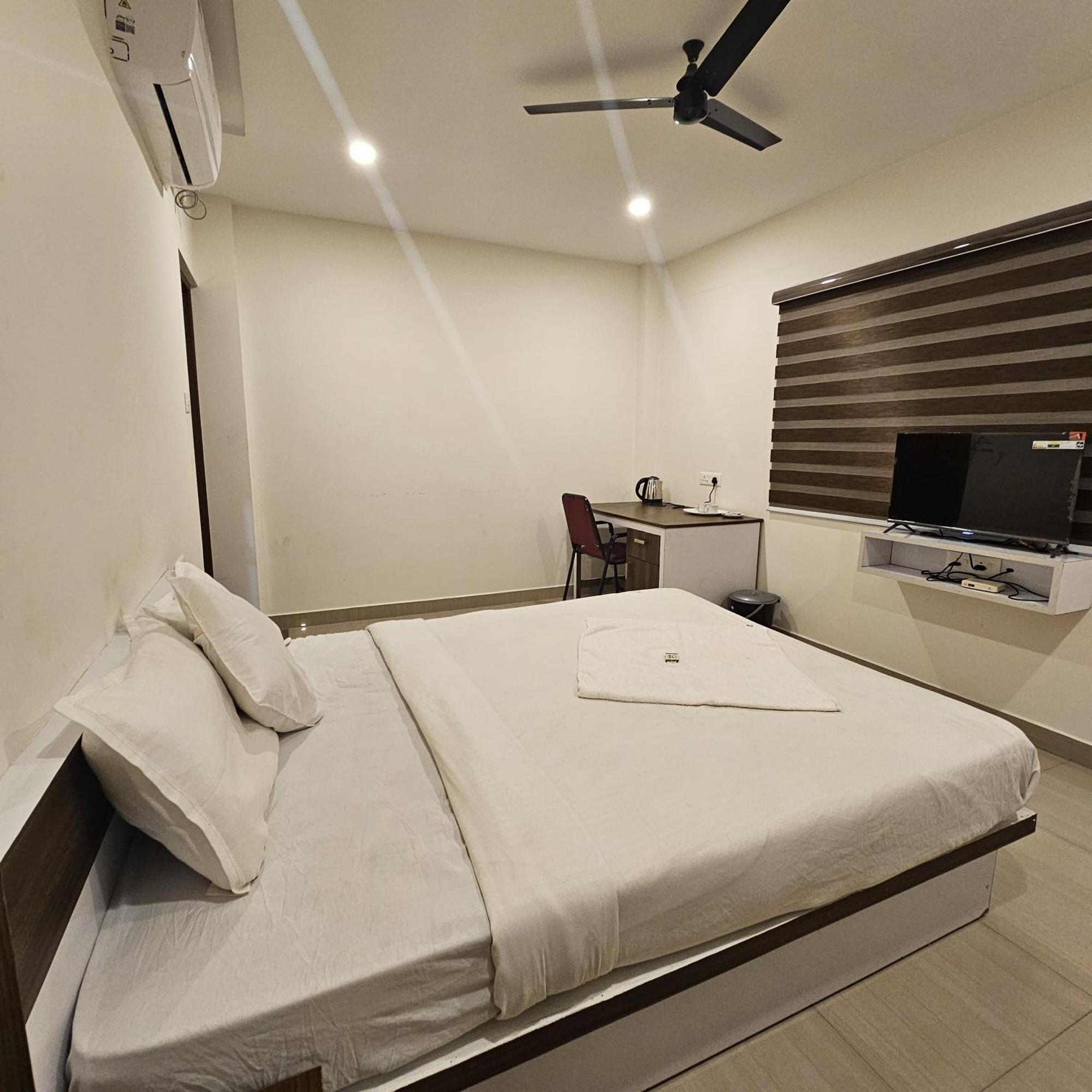 Heres Haut Residency Kochi ภายนอก รูปภาพ
