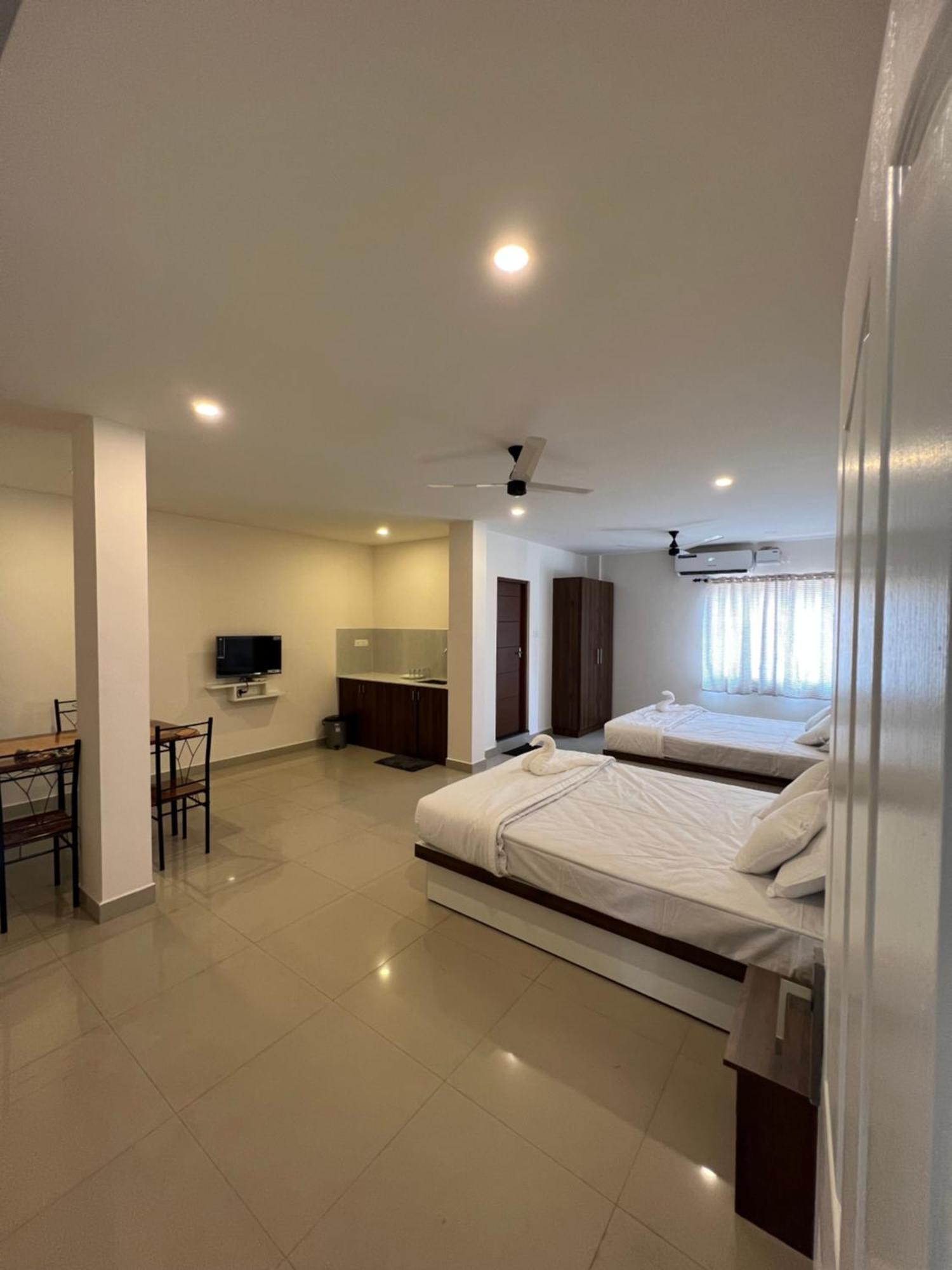 Heres Haut Residency Kochi ภายนอก รูปภาพ