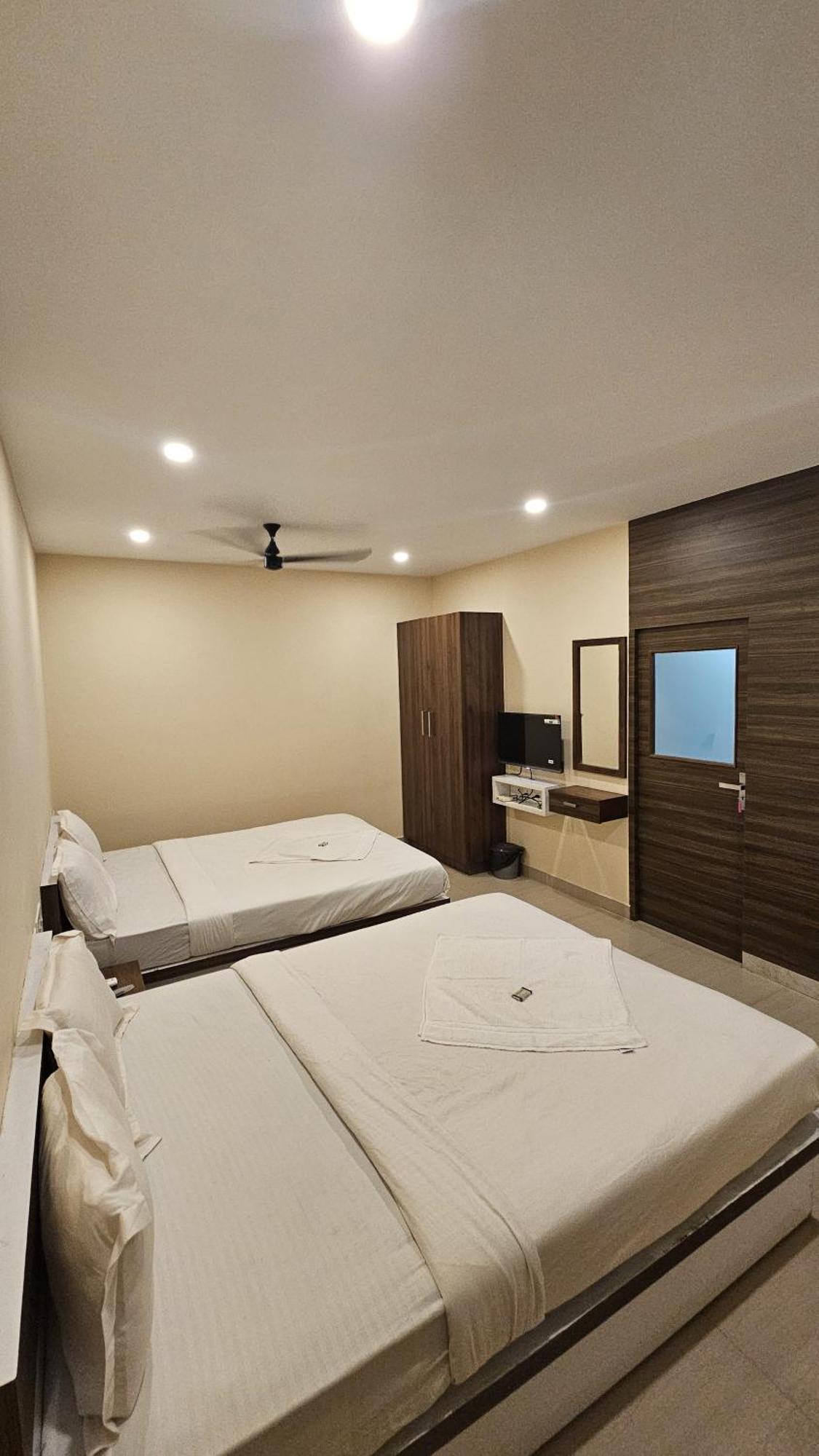 Heres Haut Residency Kochi ภายนอก รูปภาพ