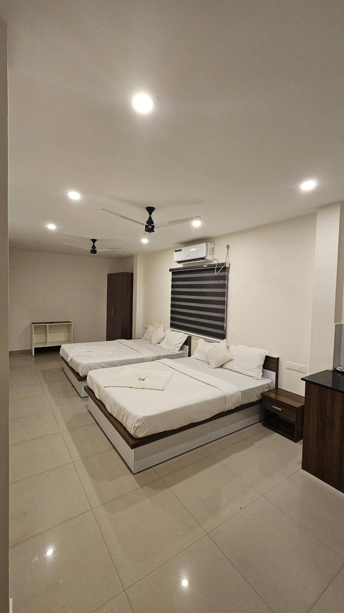 Heres Haut Residency Kochi ภายนอก รูปภาพ