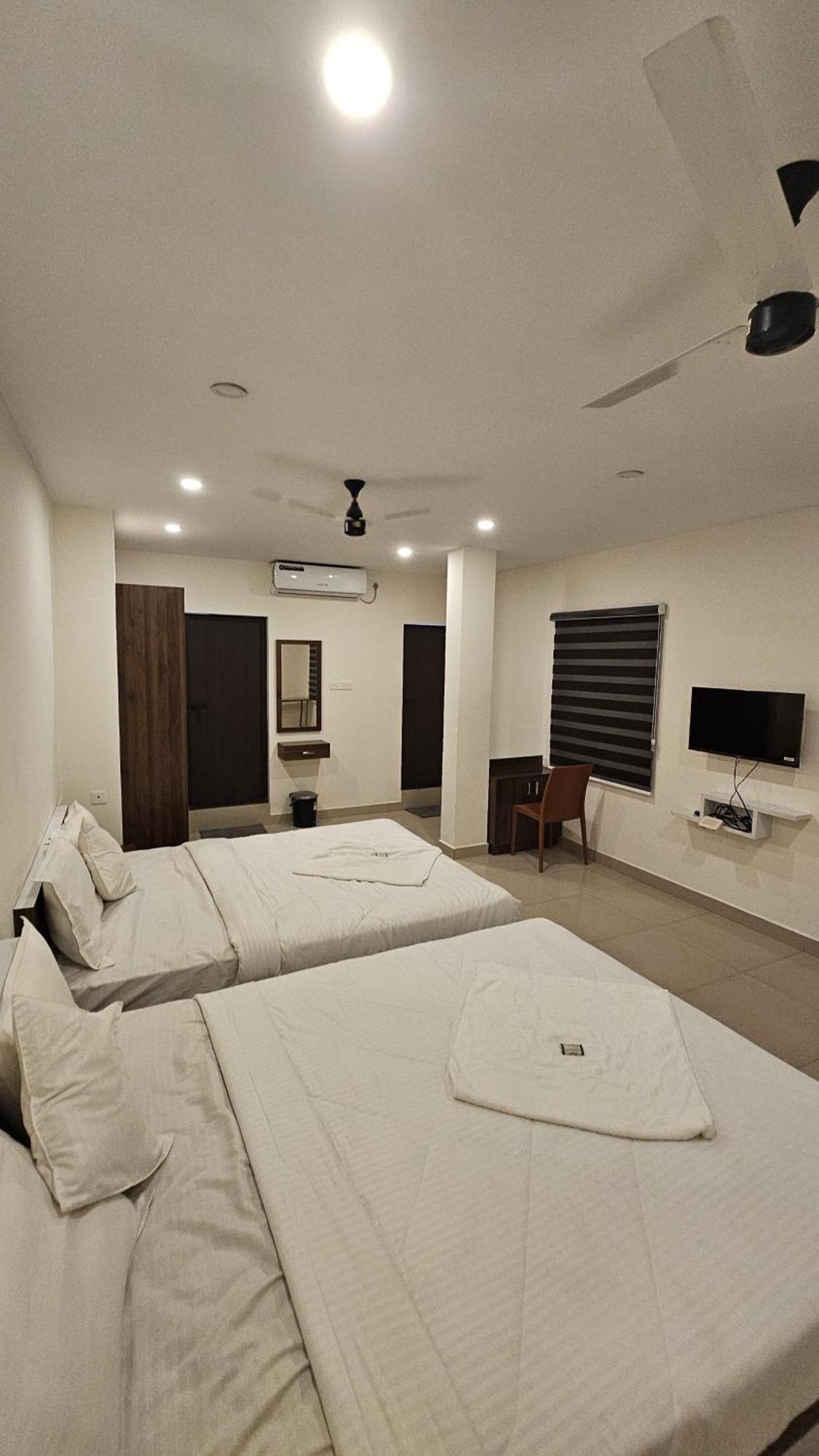 Heres Haut Residency Kochi ภายนอก รูปภาพ