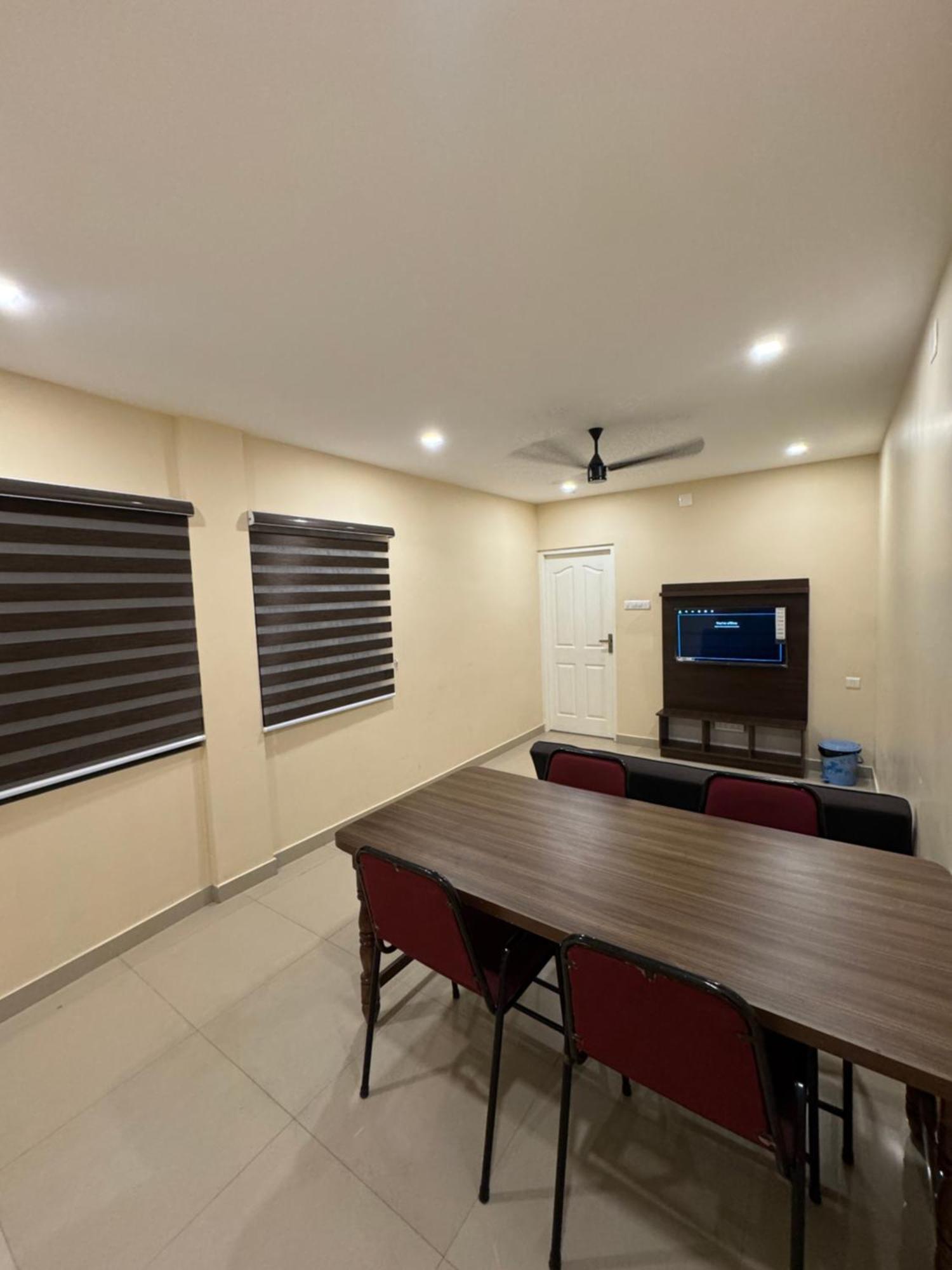 Heres Haut Residency Kochi ภายนอก รูปภาพ