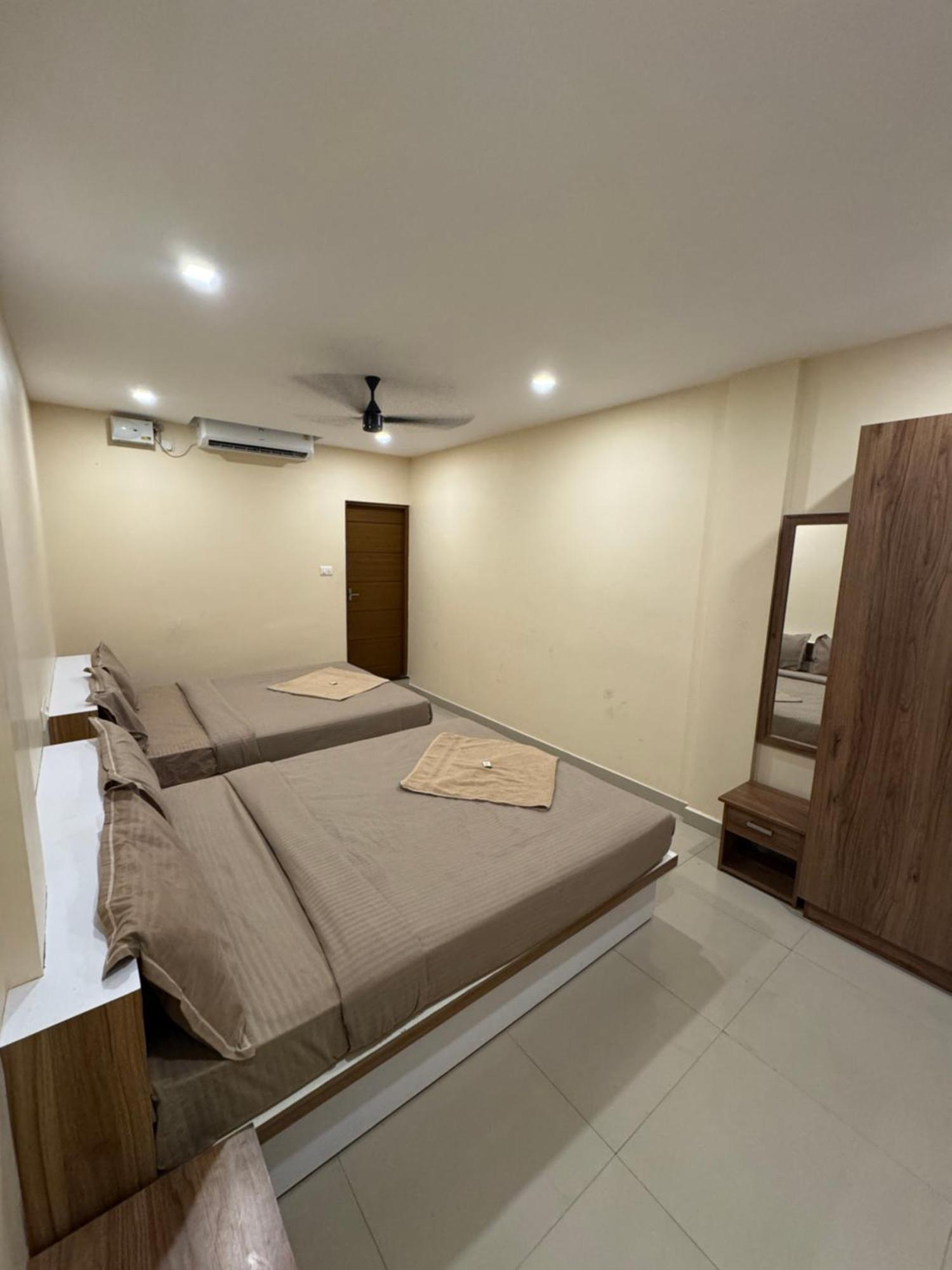 Heres Haut Residency Kochi ภายนอก รูปภาพ